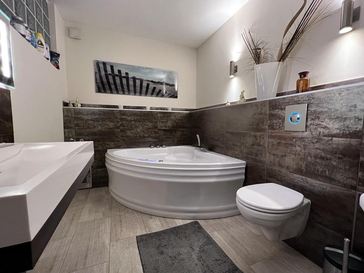 Fewo Mit Garten, Kamin U. Whirlpool Berlin Exterior photo